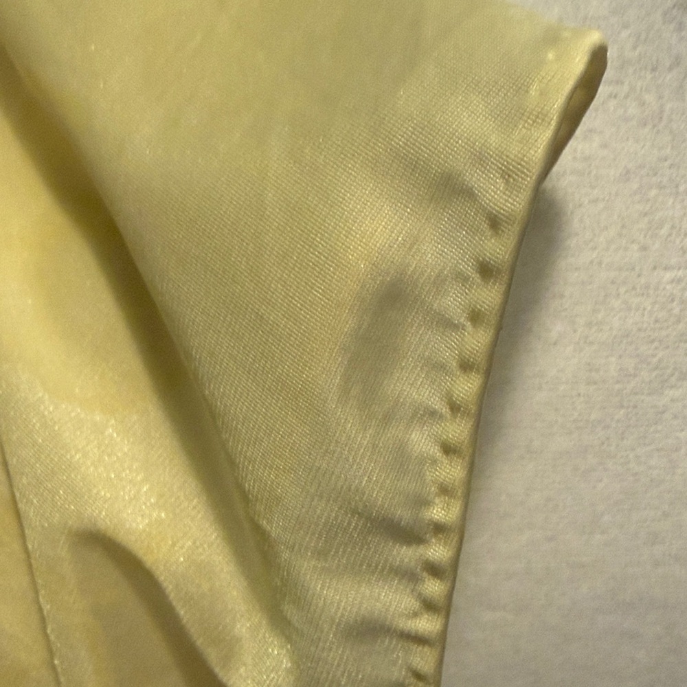 Elegant Cream Lace nightgown - Picture 4 of 4